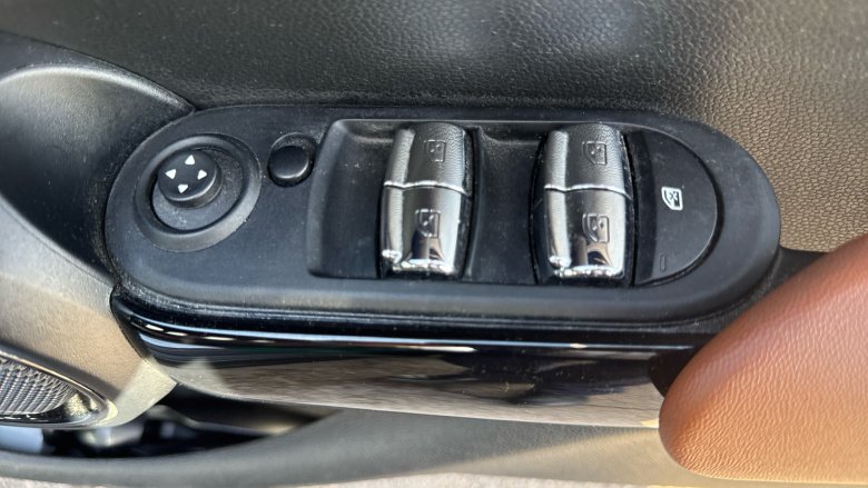 MINI Hatchback 1.5 Cooper Exclusive 5dr Petrol Hatchback